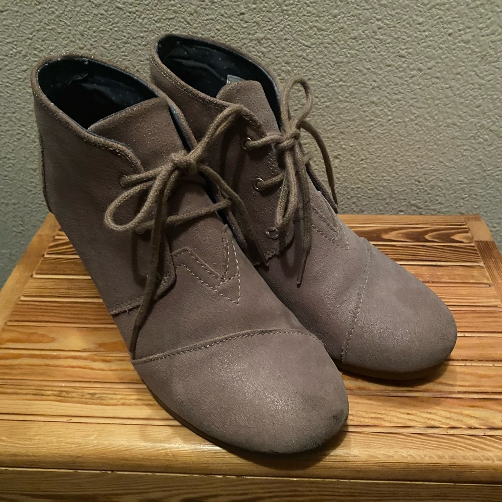 Women's Toms Taupe Lace-Up Suede Wedge Booties
